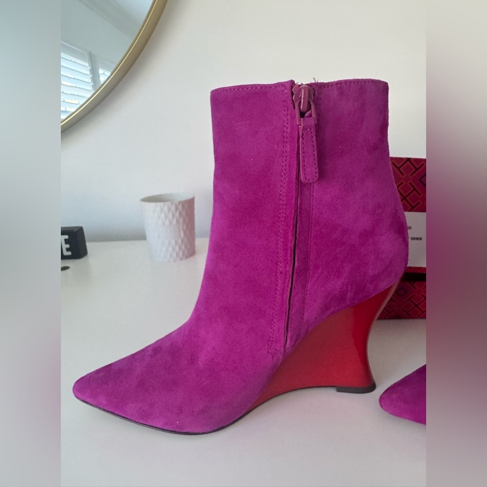 STUNNING Tory Burch bold Fuchsia and Red Wedge Boots